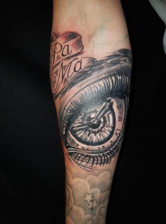 eye tattoo