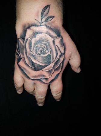 tattoo roos hand