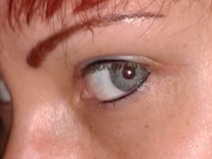 Eyeliner tattoo geplaatst bij Tattoo Bob Rotterdam. Geen eindeloze herhalingen, permanente make up die echt permanent is!