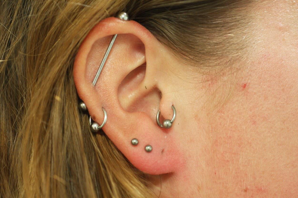 functie Afscheid Meyella Tattoo Bob | Oorpiercing