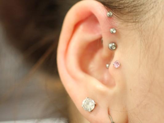 tattoo bob forward helix oor