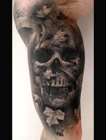 Des-Lane-Underarm-Skull--Instagraml.jpg