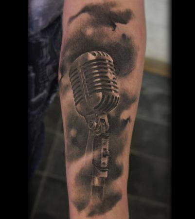 Microphone-Instagram.jpg