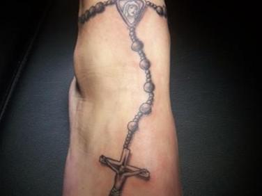 tattoo voet kruis